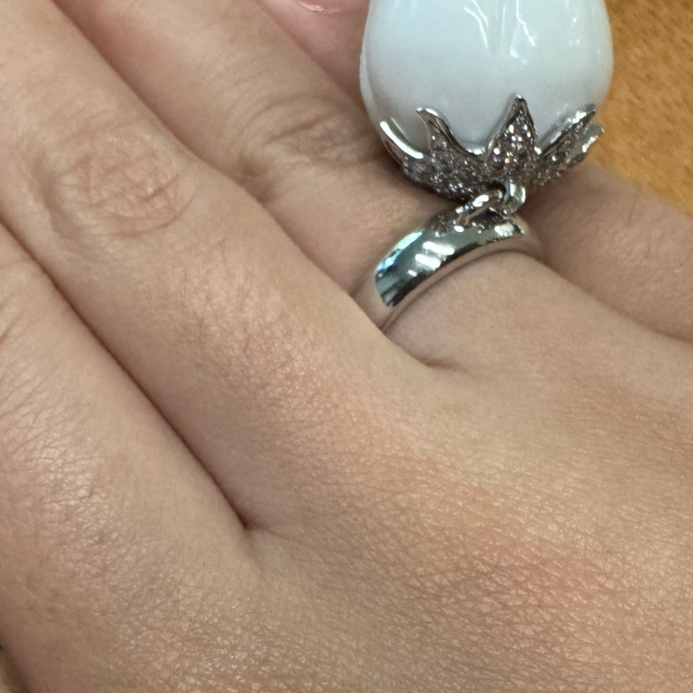 Morganne Bello White Agate Diamond Ring - Picture 8 of 9